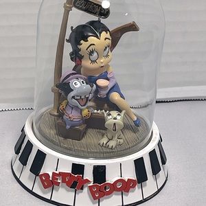 Betty boop figurine collectable bourbon street